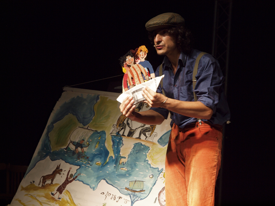 Roger Casadellà explicant contes